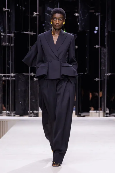Look 53